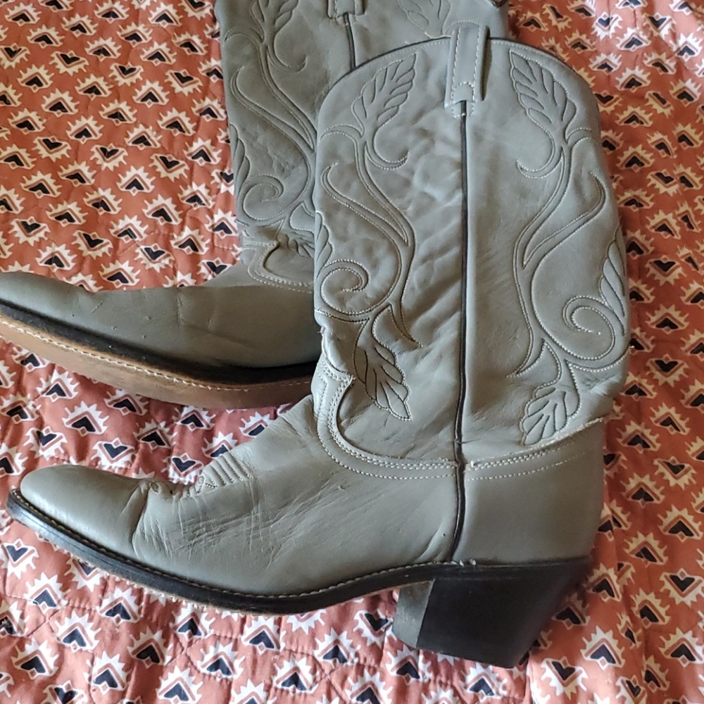 Cowboy boots grey 9.5